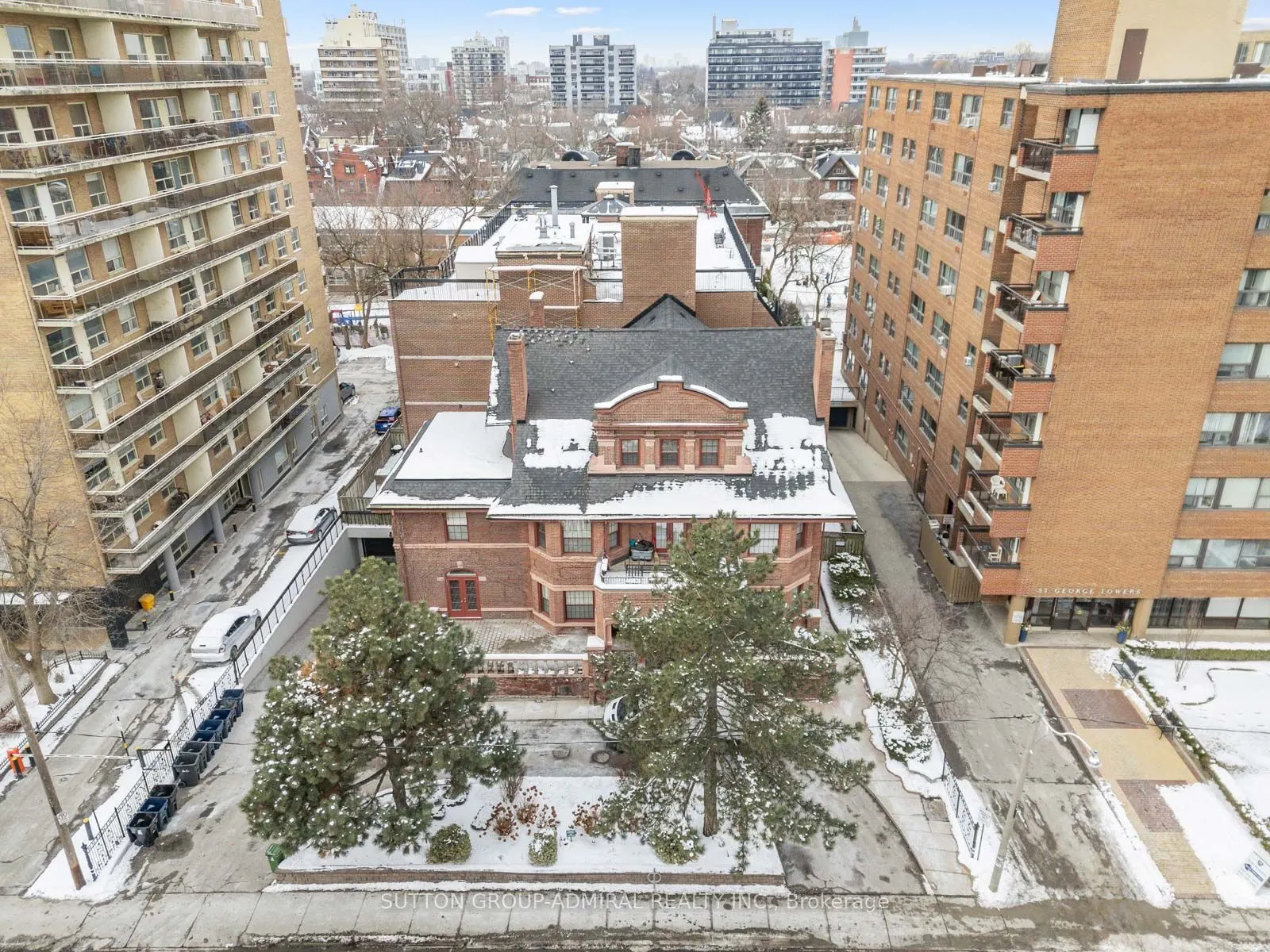 212 St George Street, #302