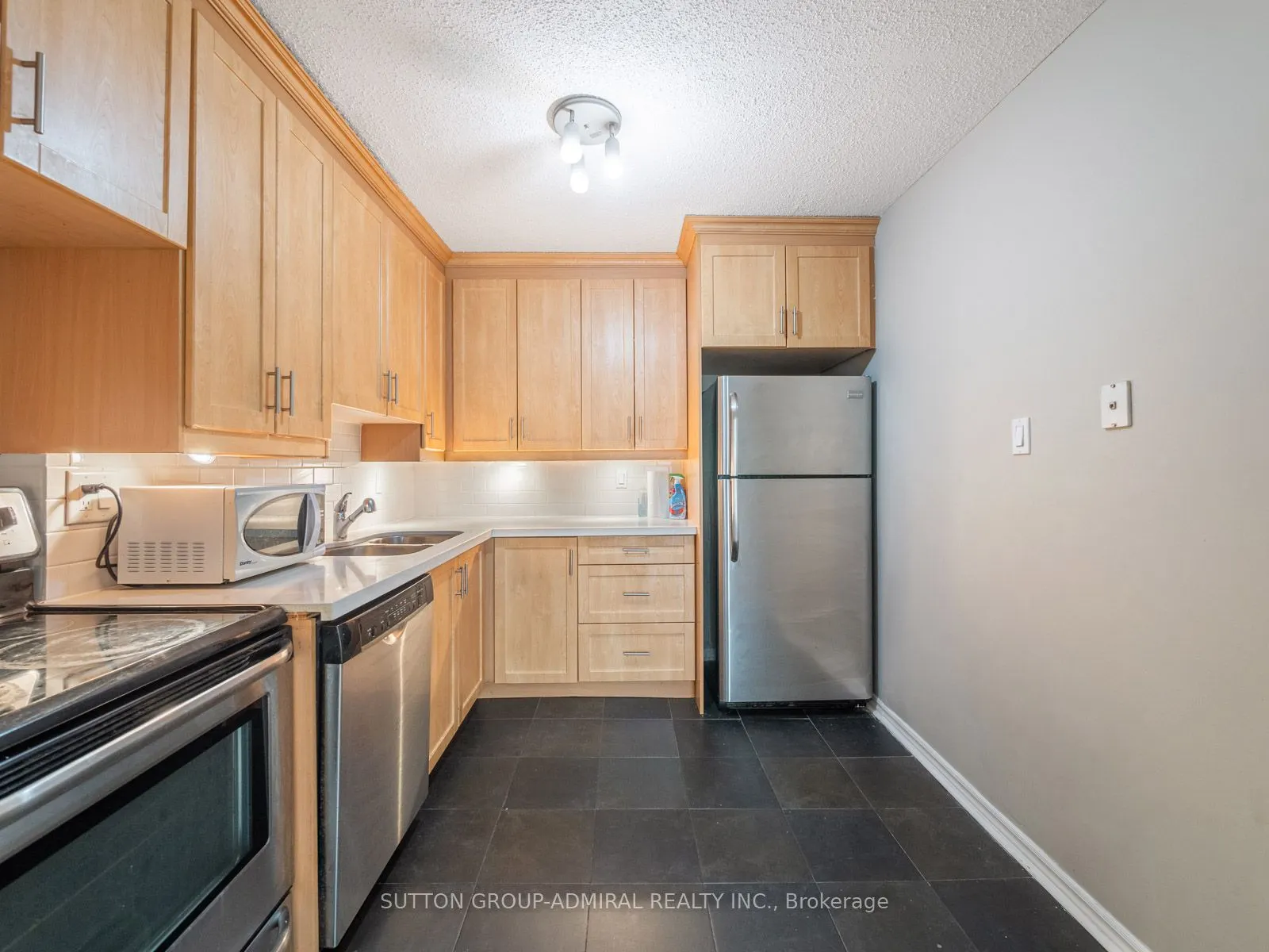 212 St George Street, #302