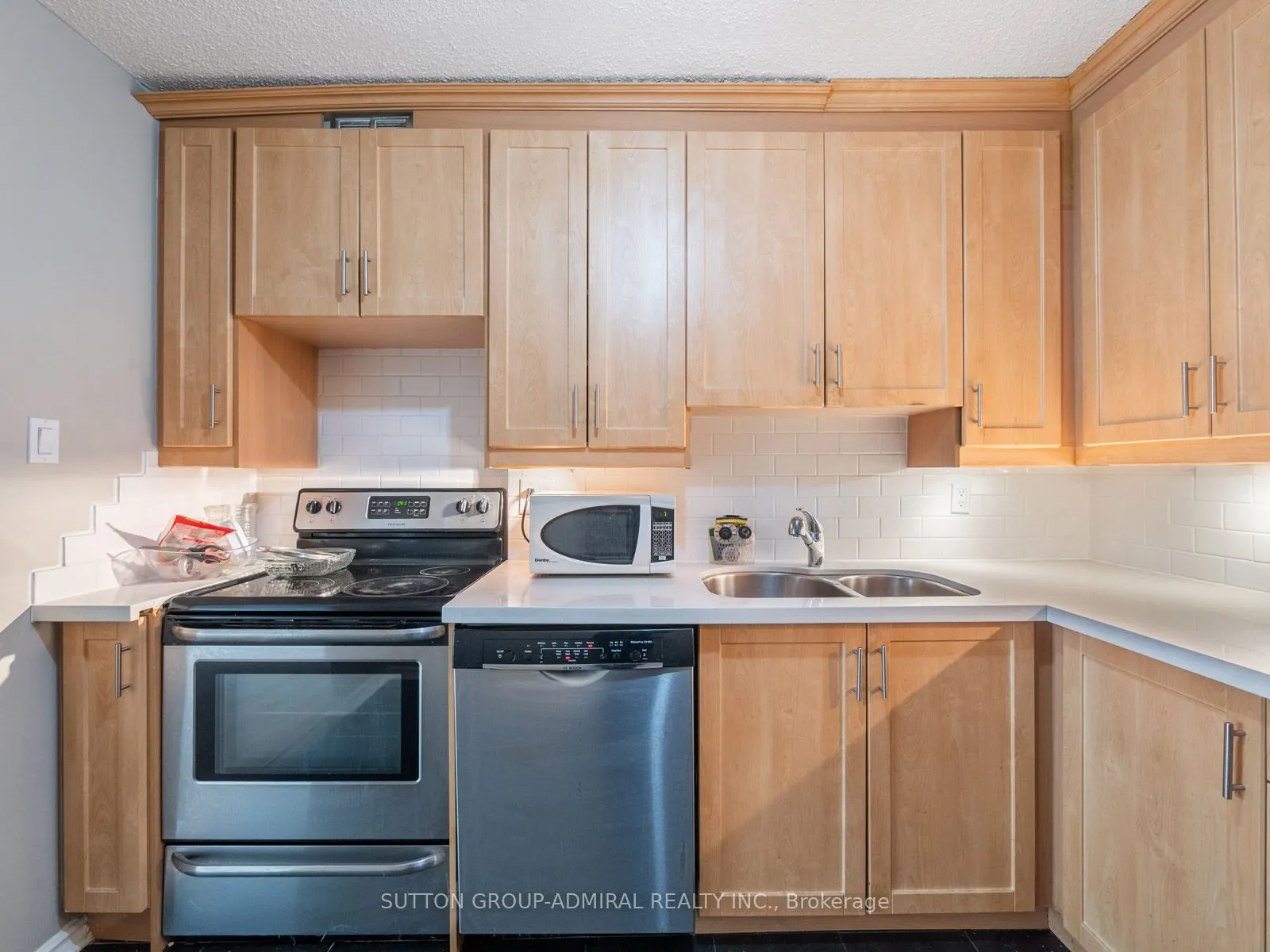 212 St George Street, #302