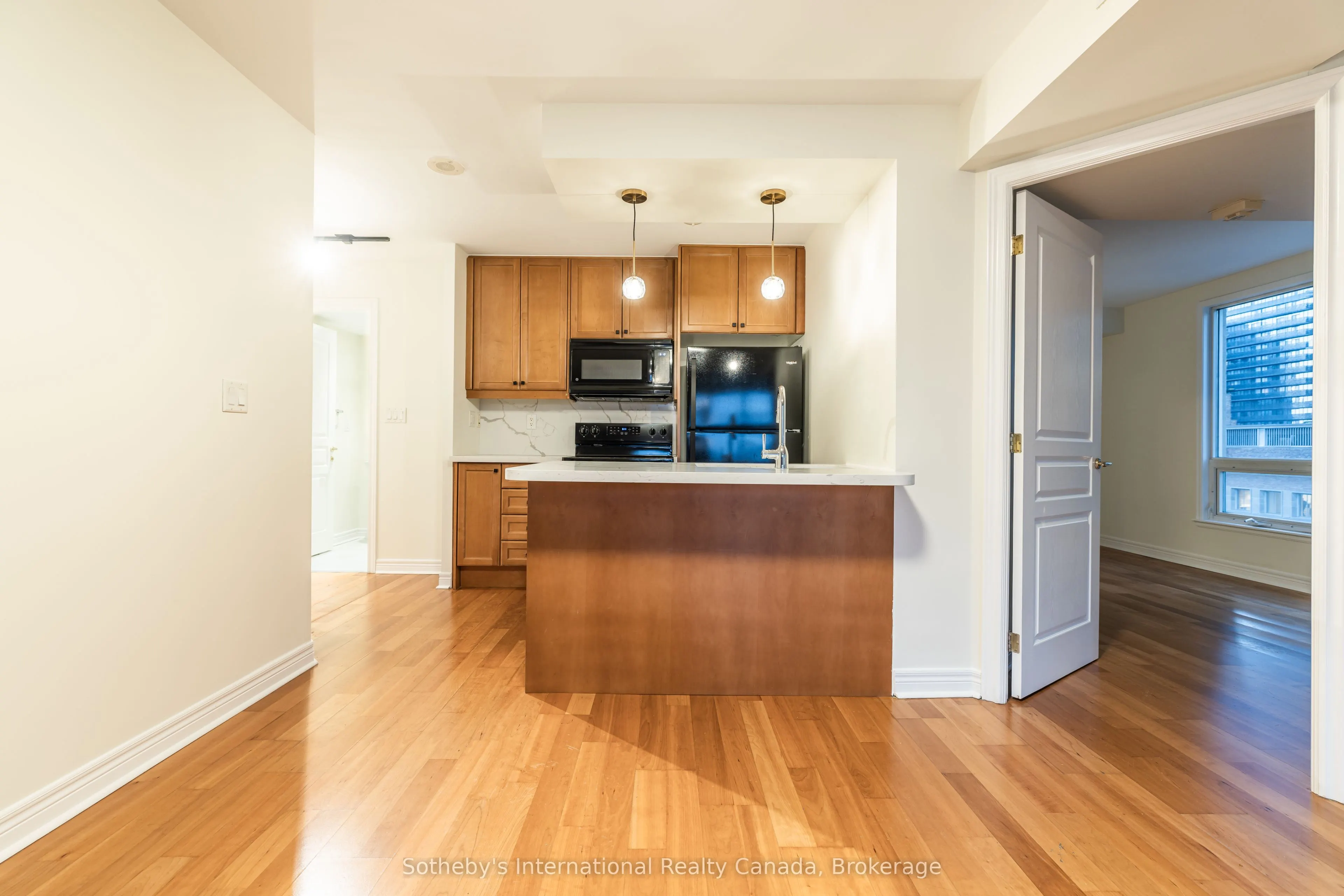 100 Hayden Street, #901
