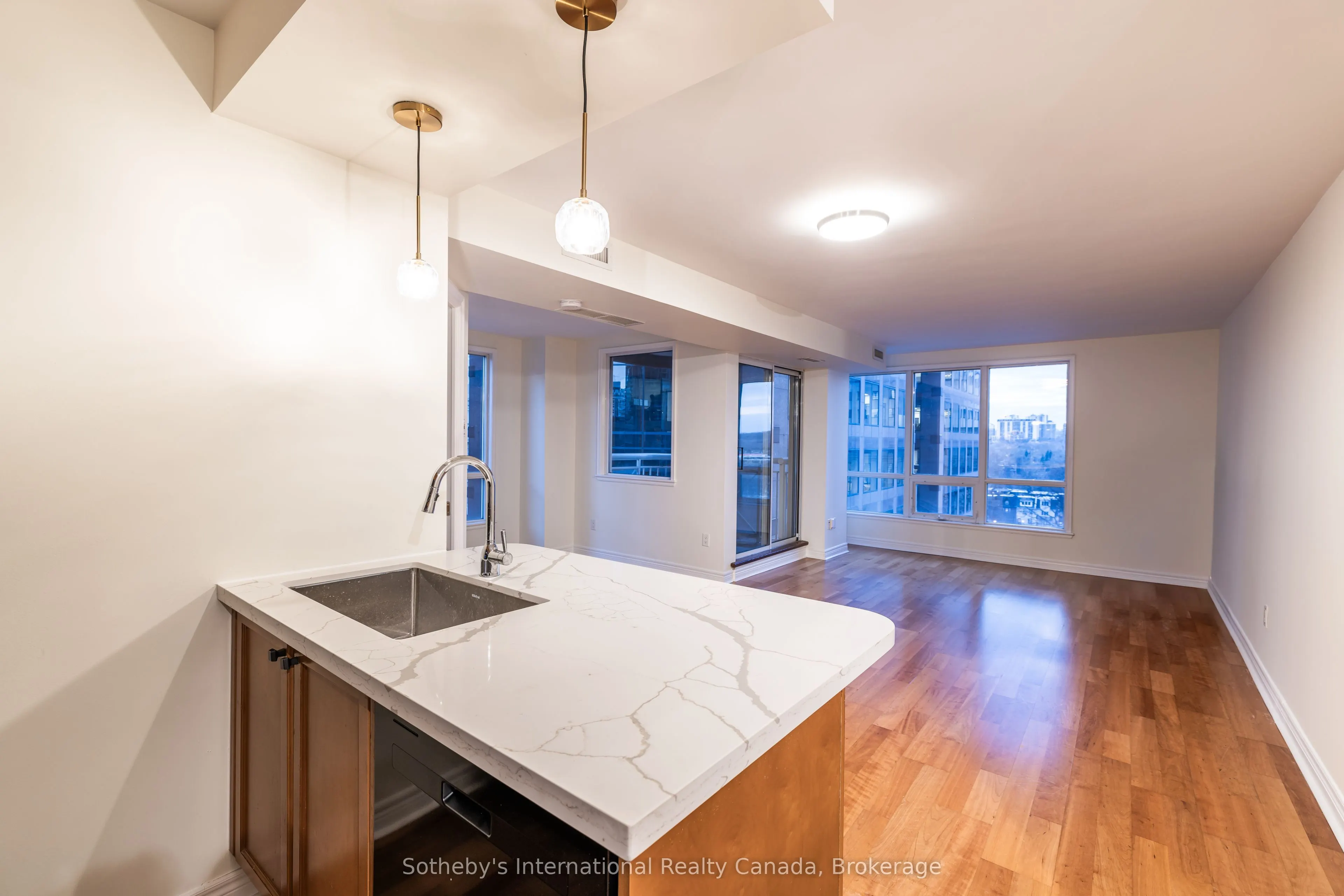100 Hayden Street, #901