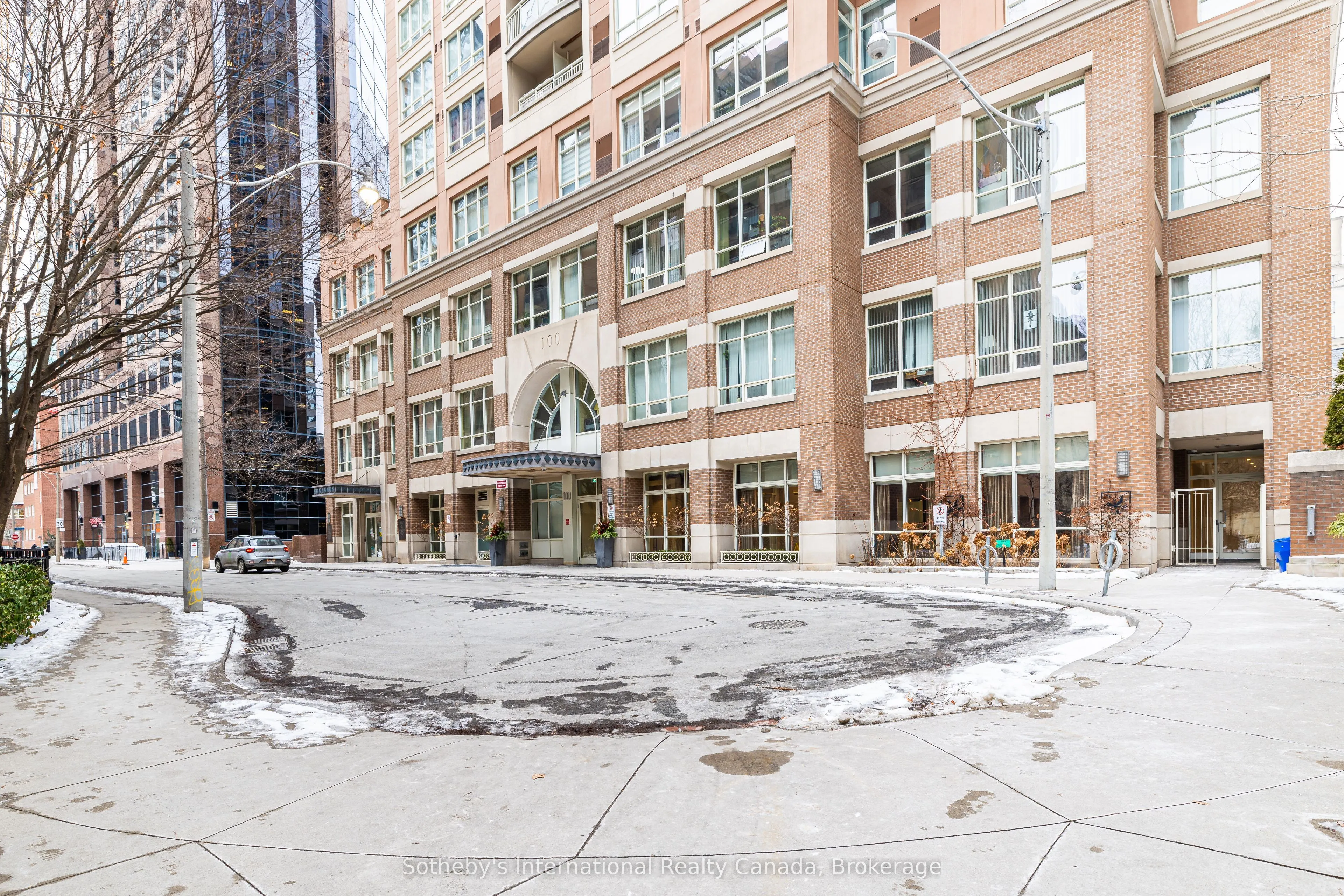 100 Hayden Street, #901