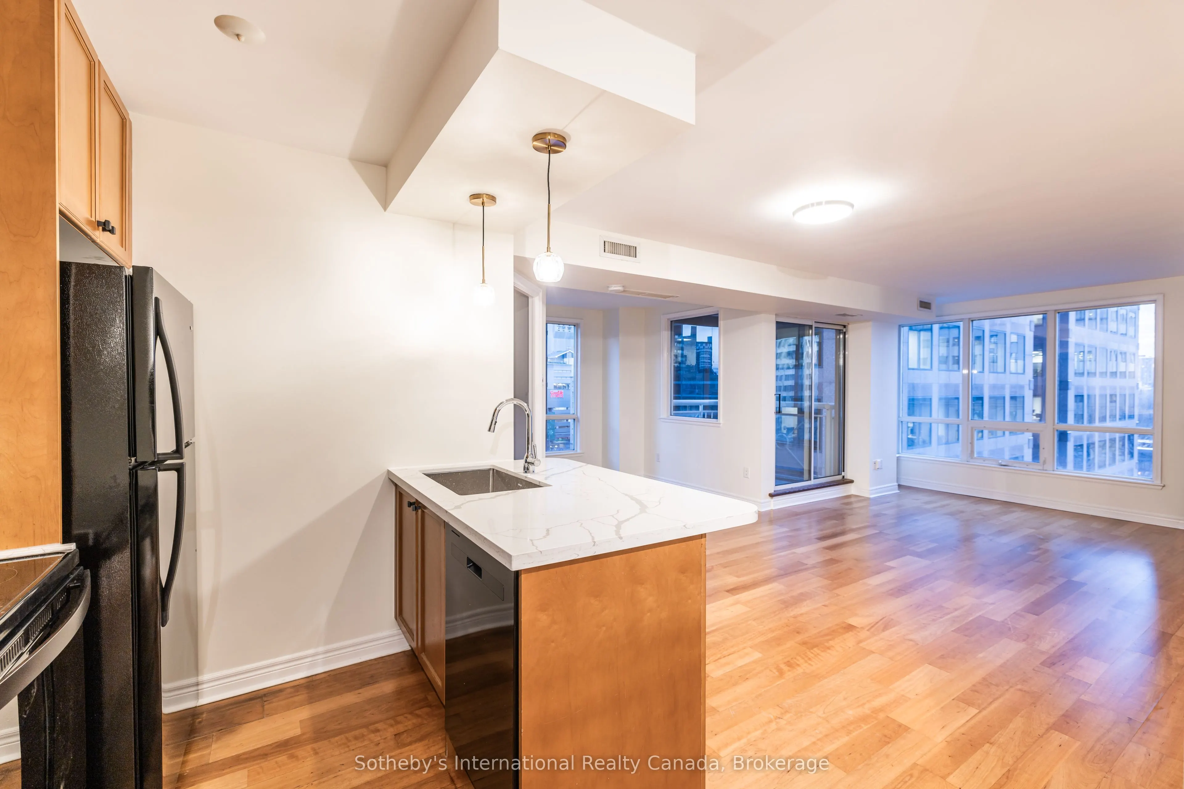 100 Hayden Street, #901