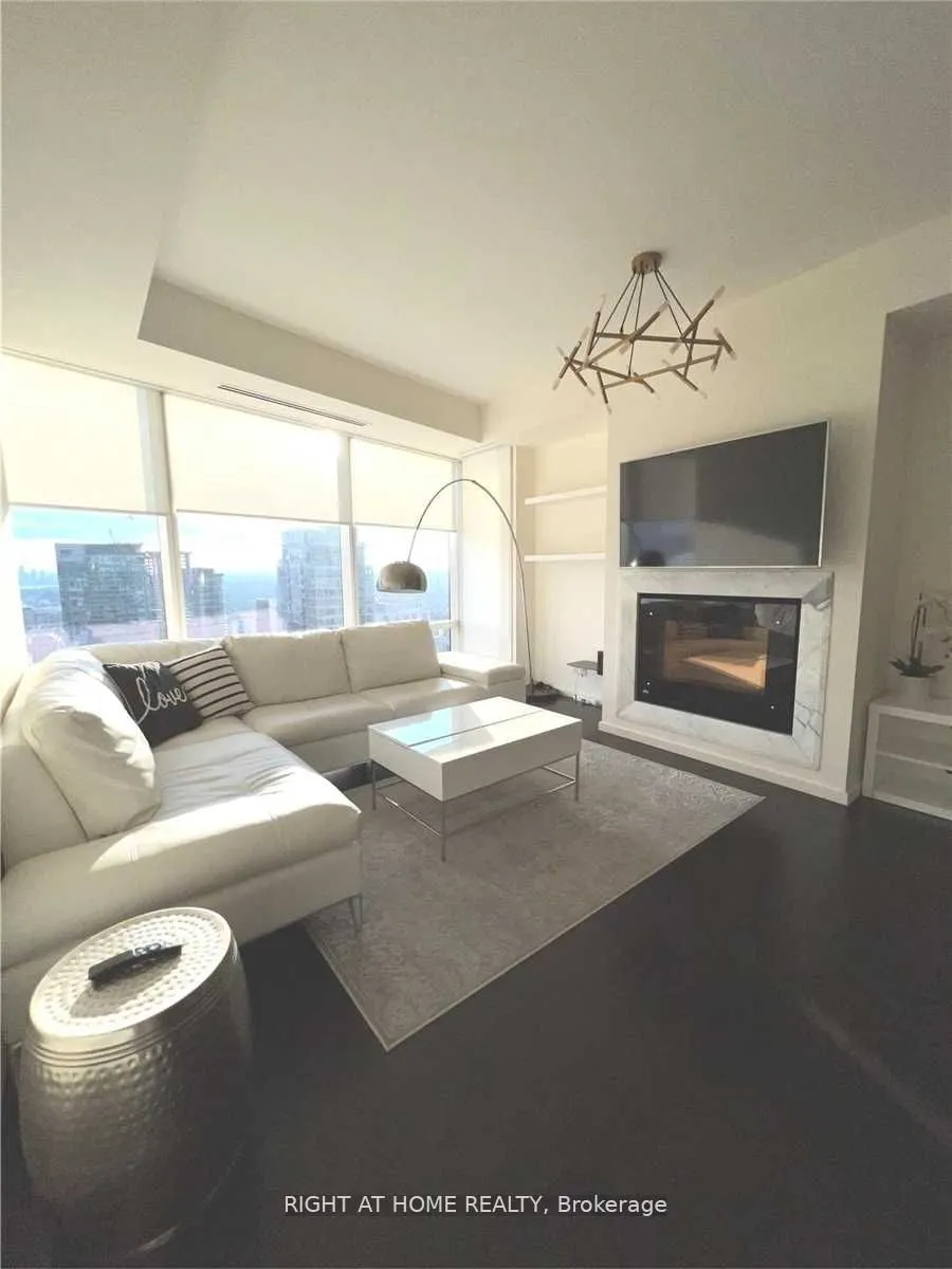 180 University Avenue, #4102