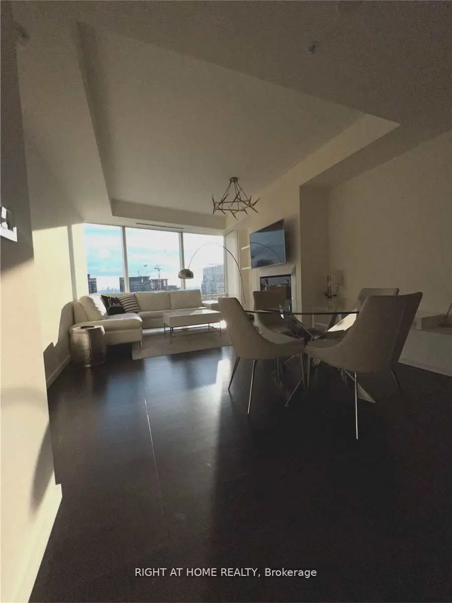 180 University Avenue, #4102
