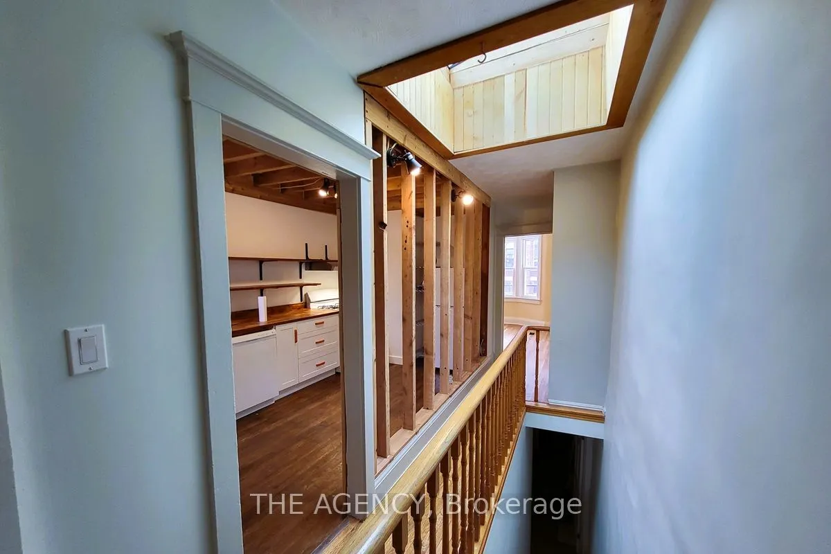 613 Delaware Avenue N, #Upper