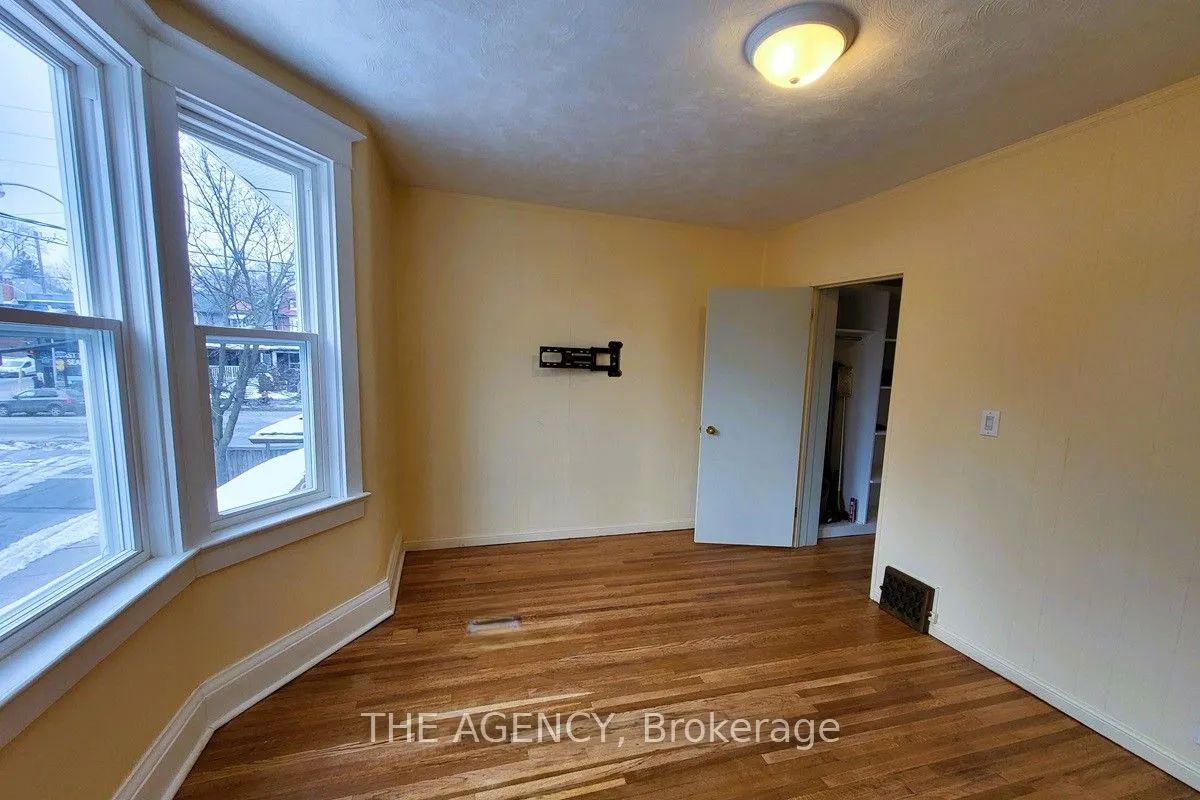 613 Delaware Avenue N, #Upper