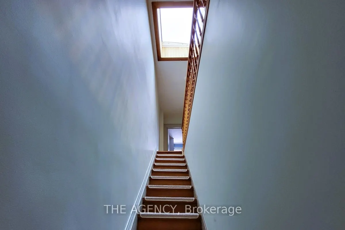 613 Delaware Avenue N, #Upper