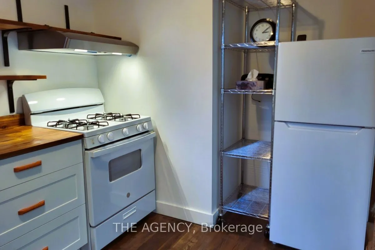 613 Delaware Avenue N, #Upper