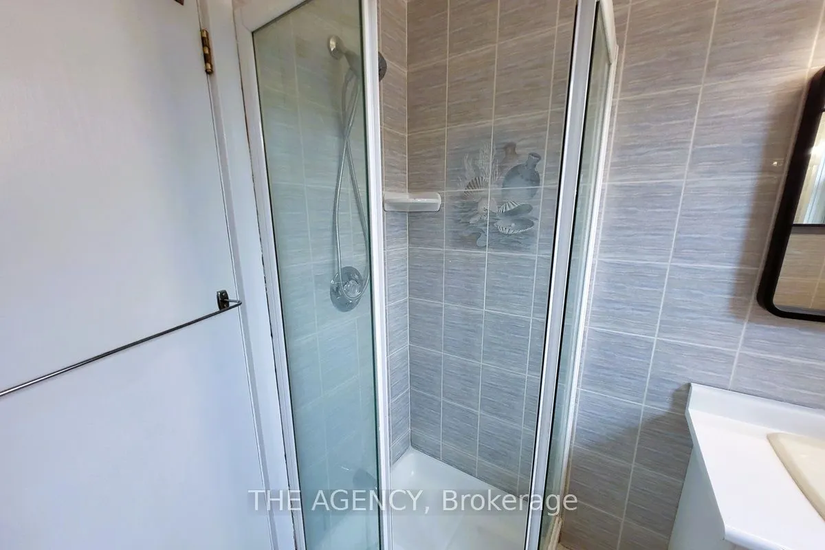 613 Delaware Avenue N, #Upper
