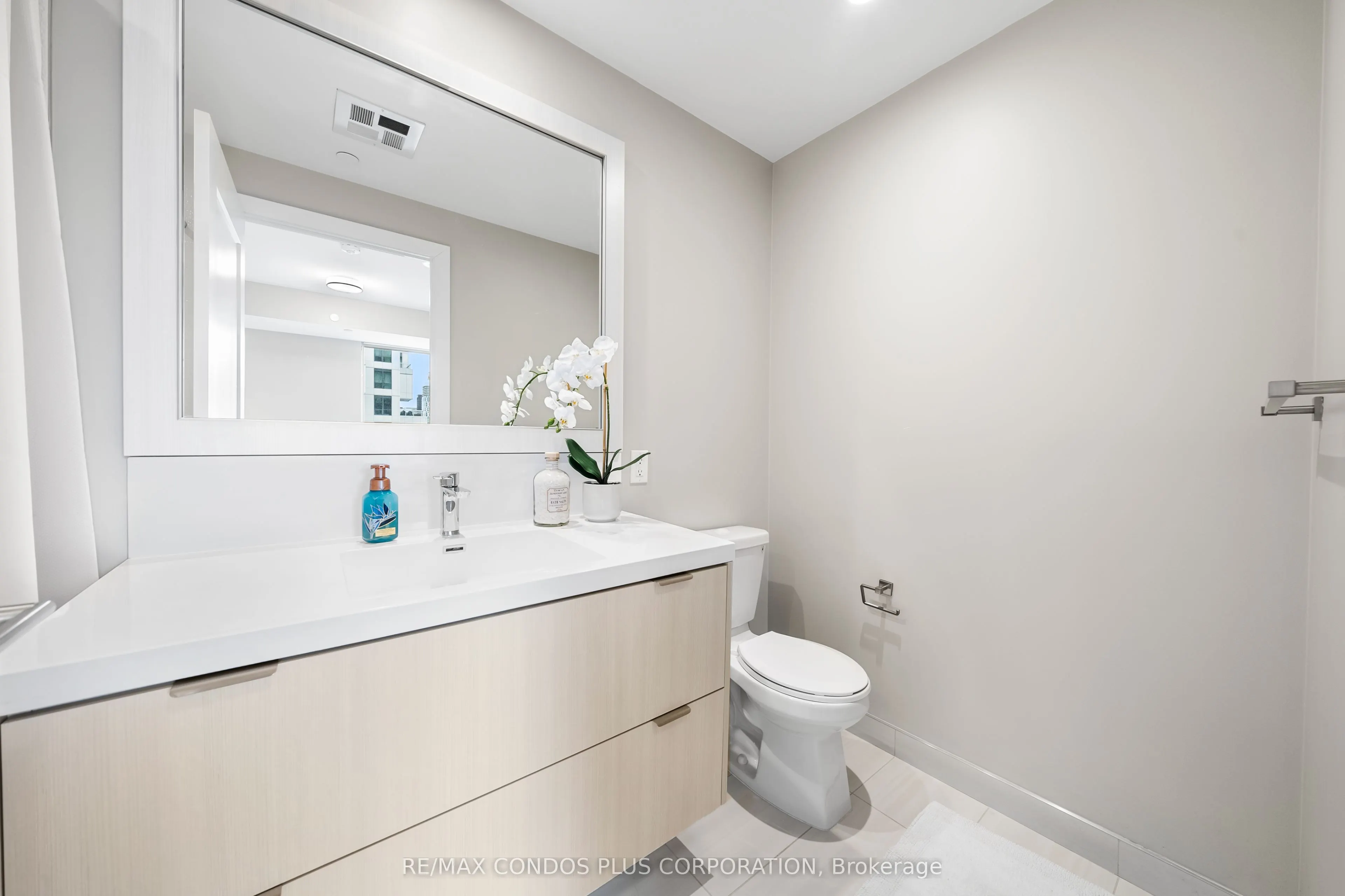 80 Vanauley Street, #511