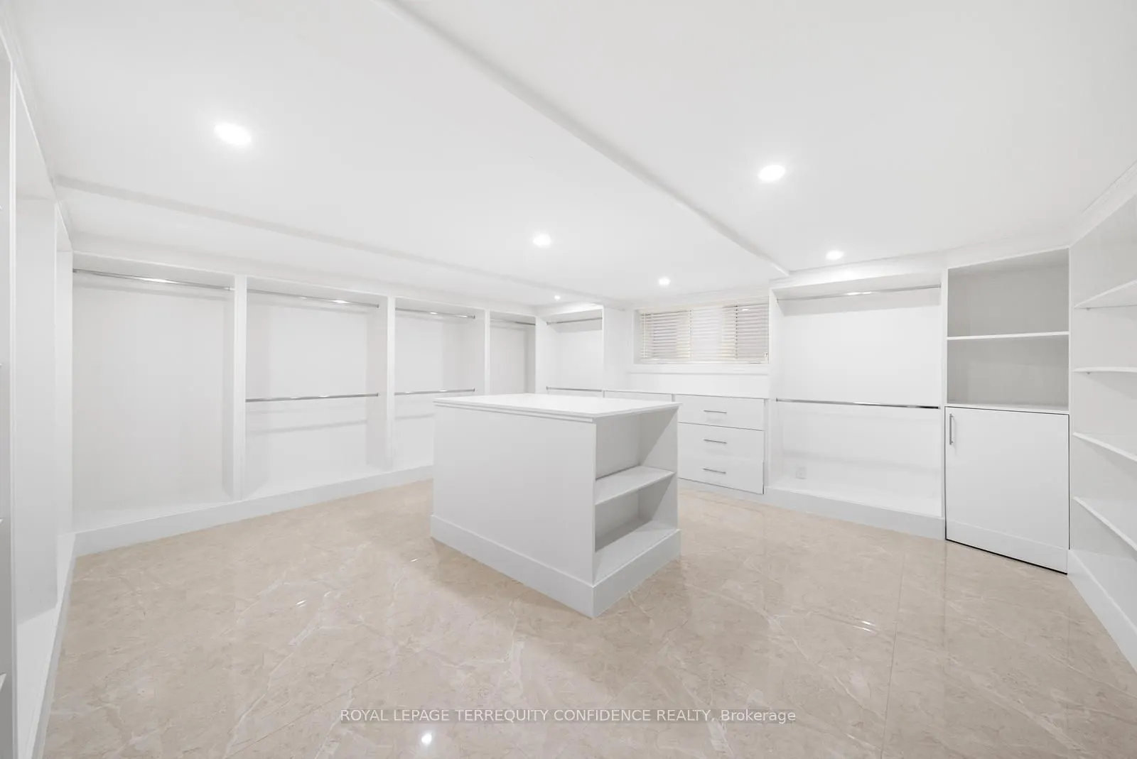 193 Brookbanks Drive