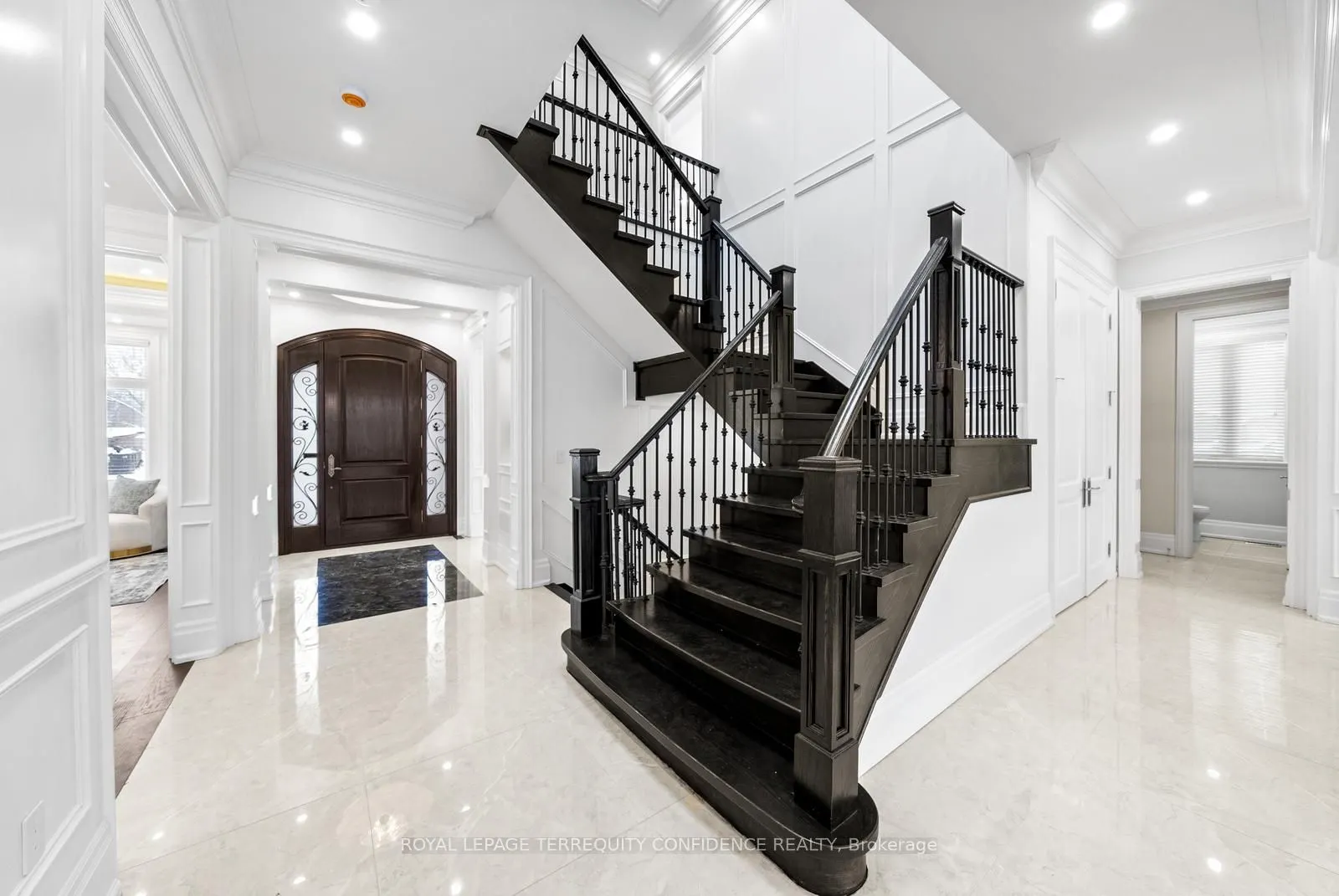 193 Brookbanks Drive