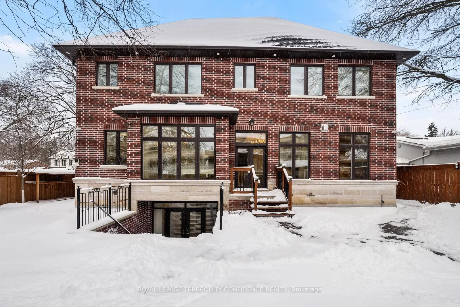 193 Brookbanks Drive