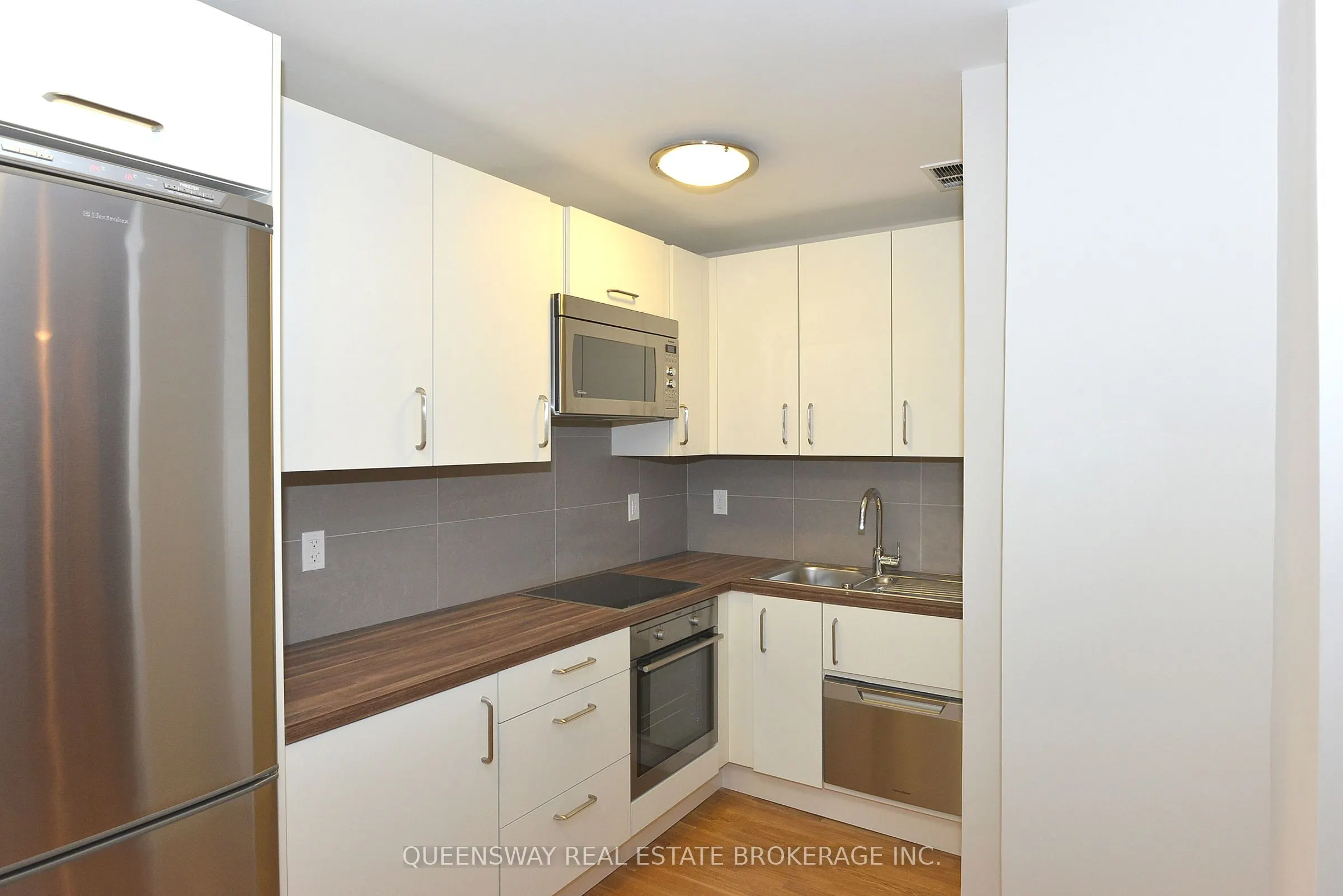 263 Russell Hill Road, #402