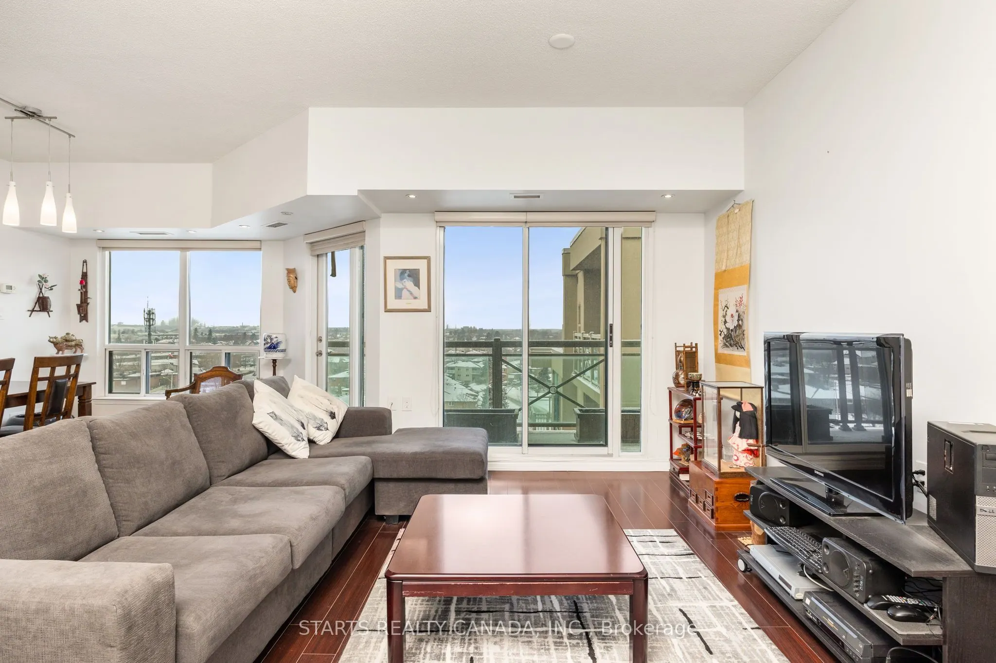 920 Sheppard Avenue W, #PH910