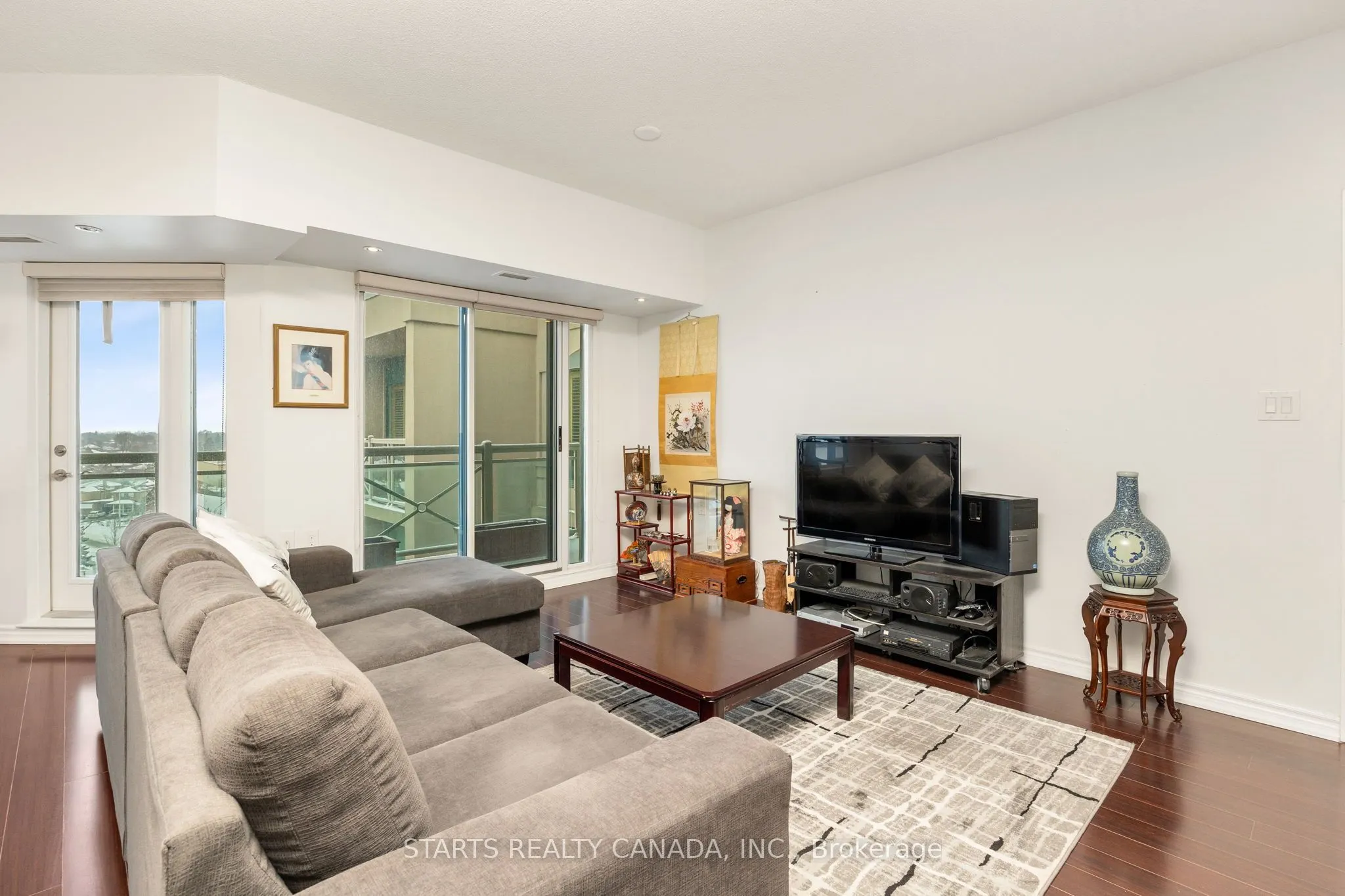 920 Sheppard Avenue W, #PH910
