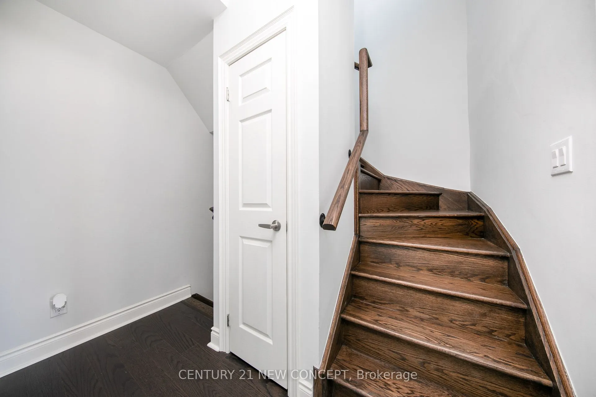 639 Lawrence Avenue W, #320