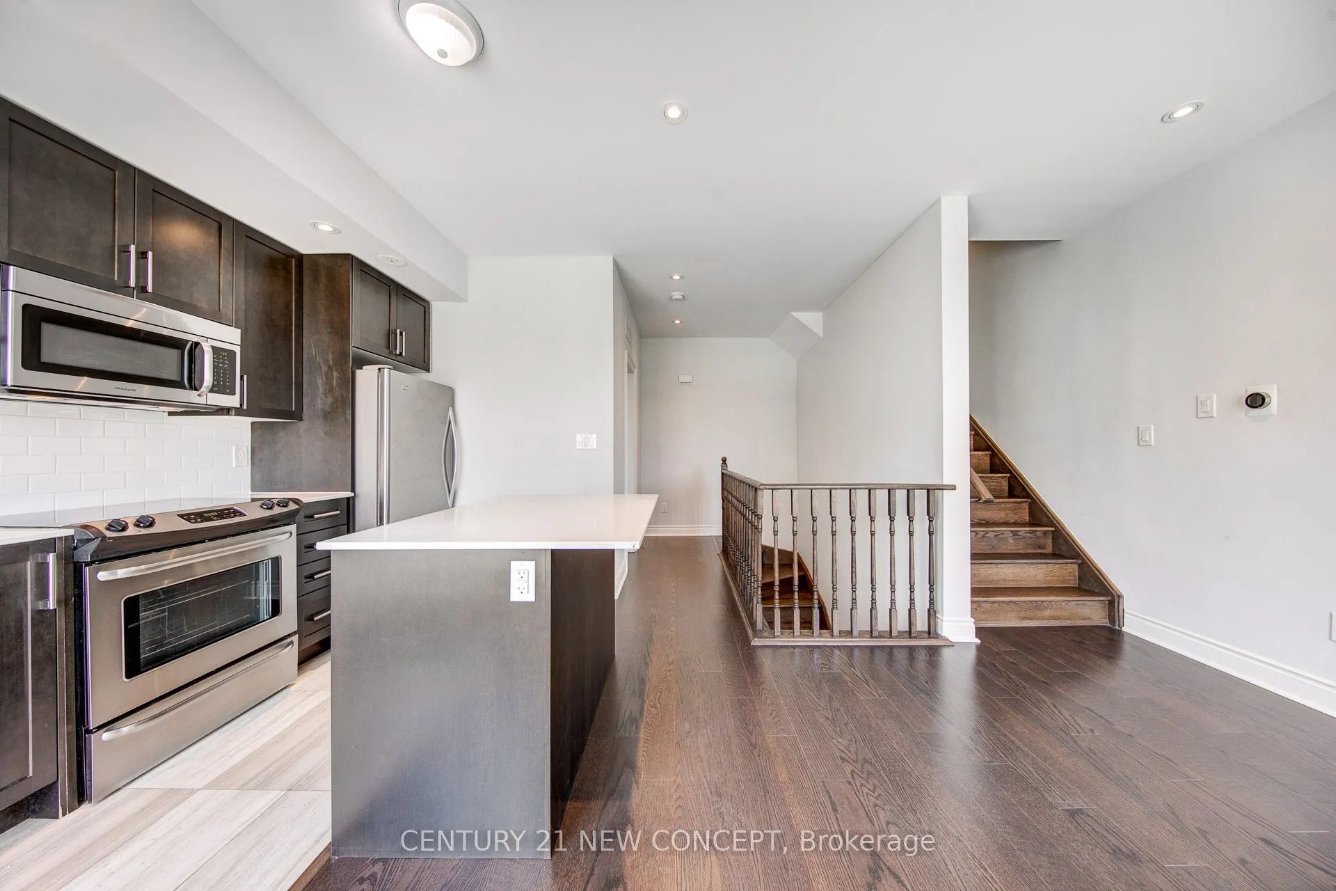 639 Lawrence Avenue W, #320