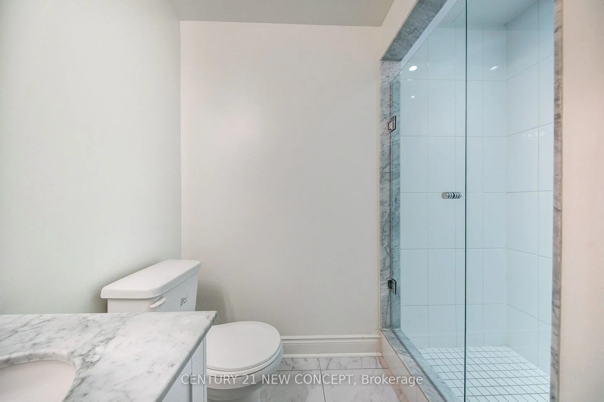 639 Lawrence Avenue W, #320