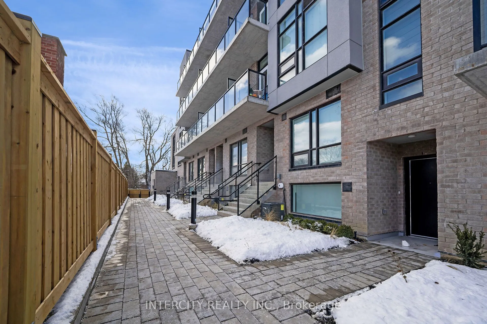 851 Sheppard Avenue W, #40