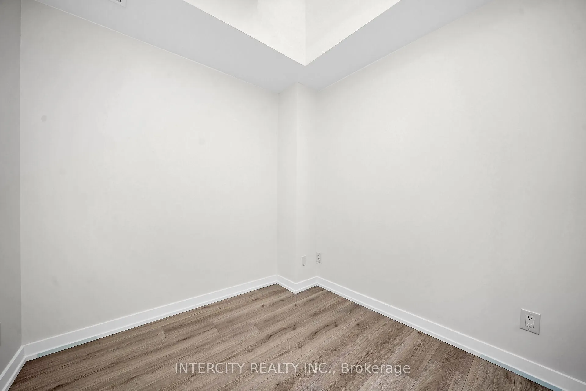 851 Sheppard Avenue W, #40