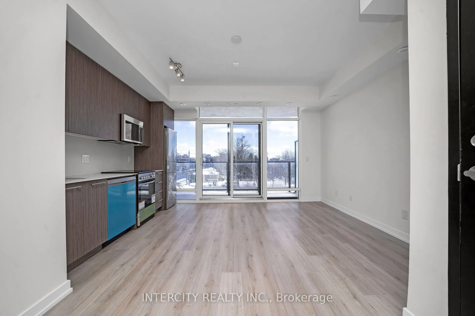 851 Sheppard Avenue W, #40