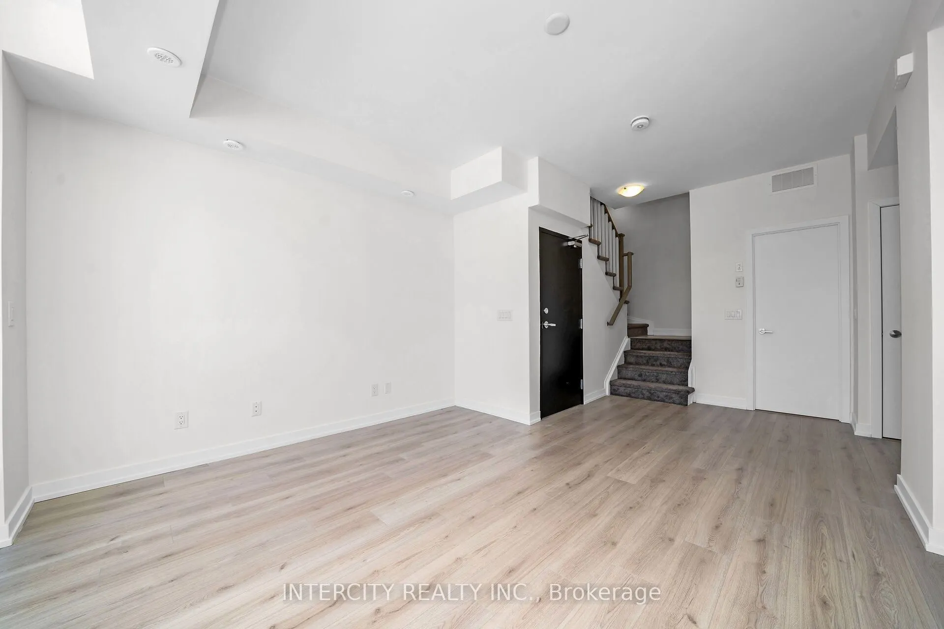 851 Sheppard Avenue W, #40