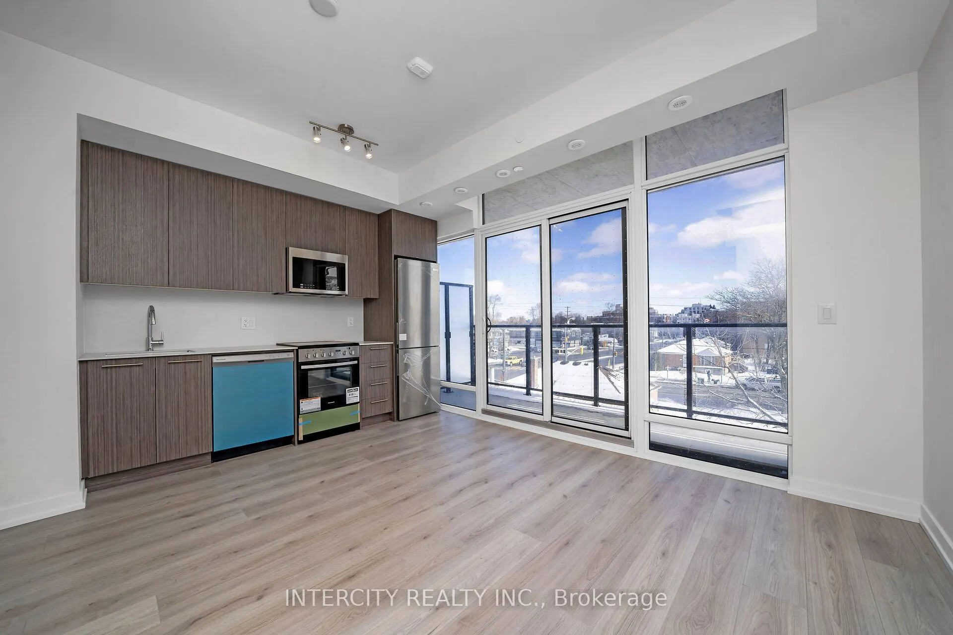 851 Sheppard Avenue W, #40