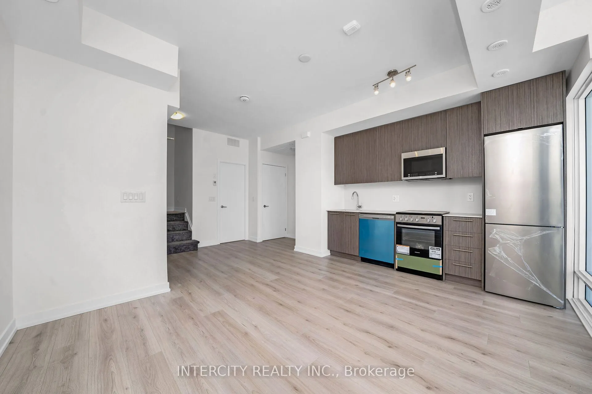 851 Sheppard Avenue W, #40