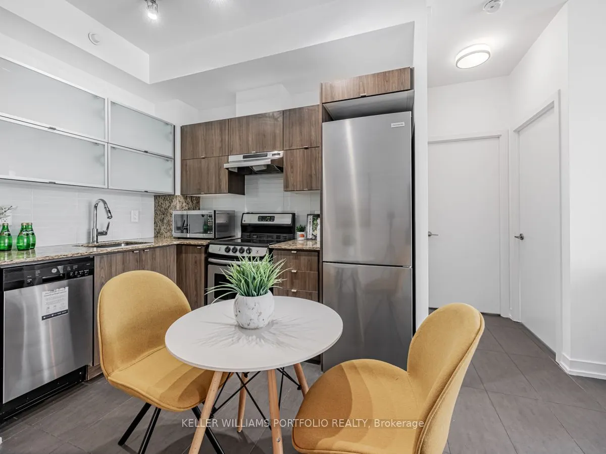 170 Fort York Boulevard, #2012