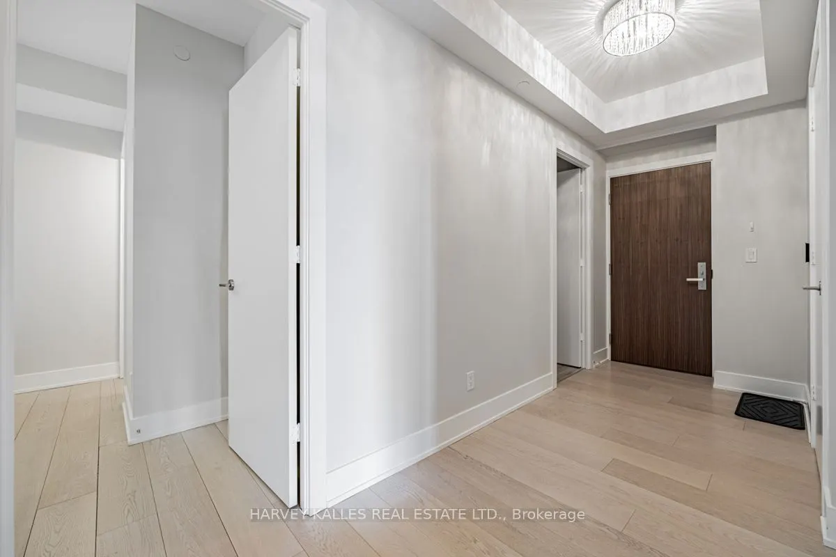 200 Bloor Street W #1001