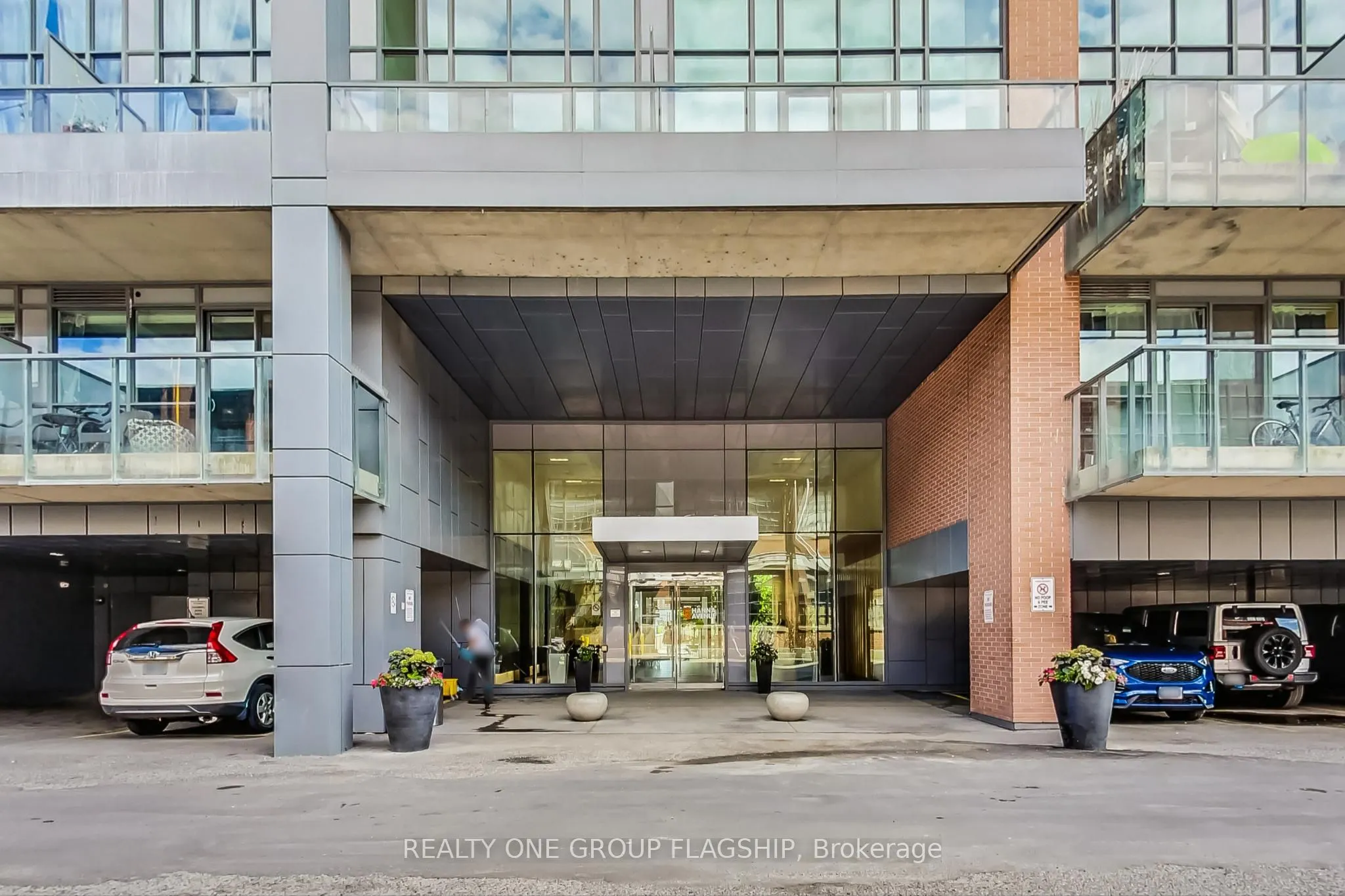 5 Hanna Avenue #617