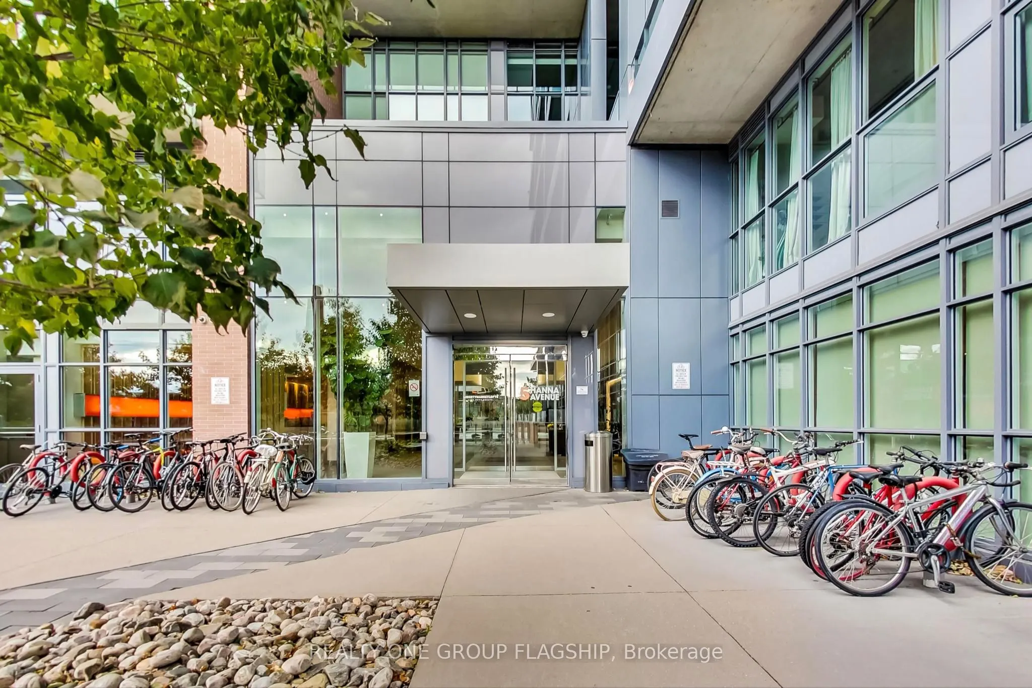 5 Hanna Avenue #617