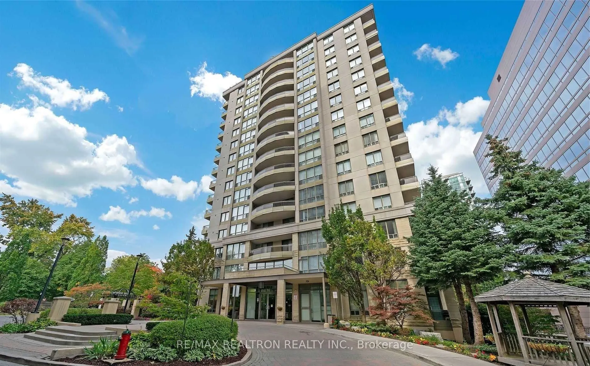260 Doris Avenue, #907