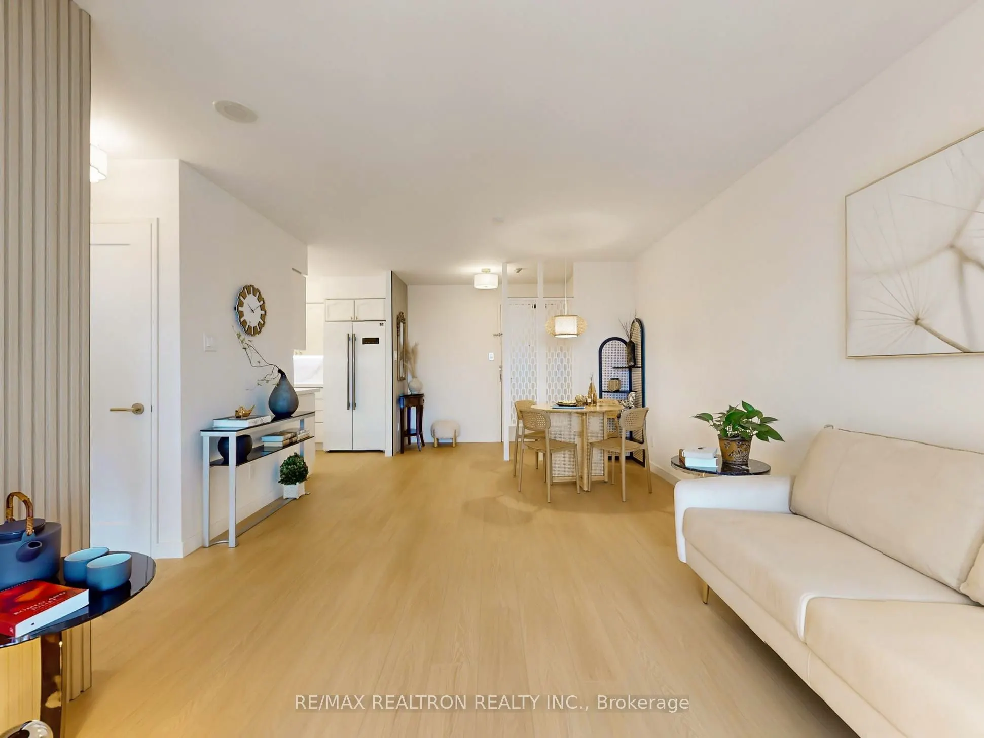 260 Doris Avenue, #907