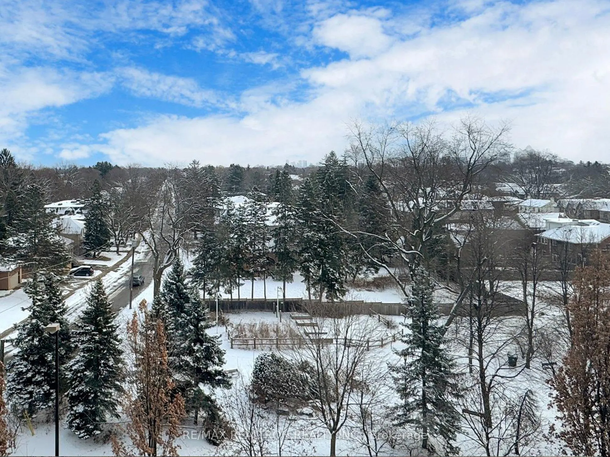 260 Doris Avenue, #907