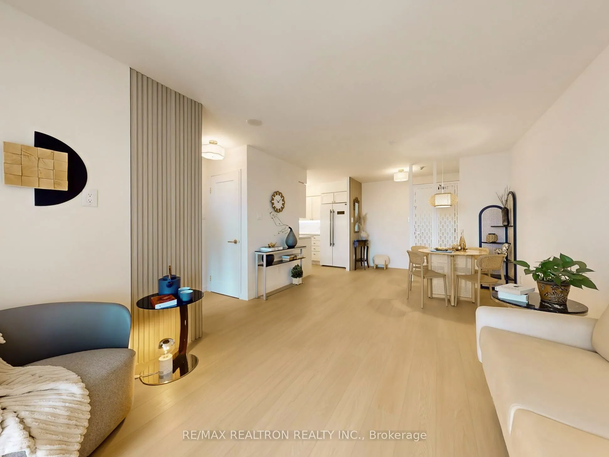 260 Doris Avenue, #907
