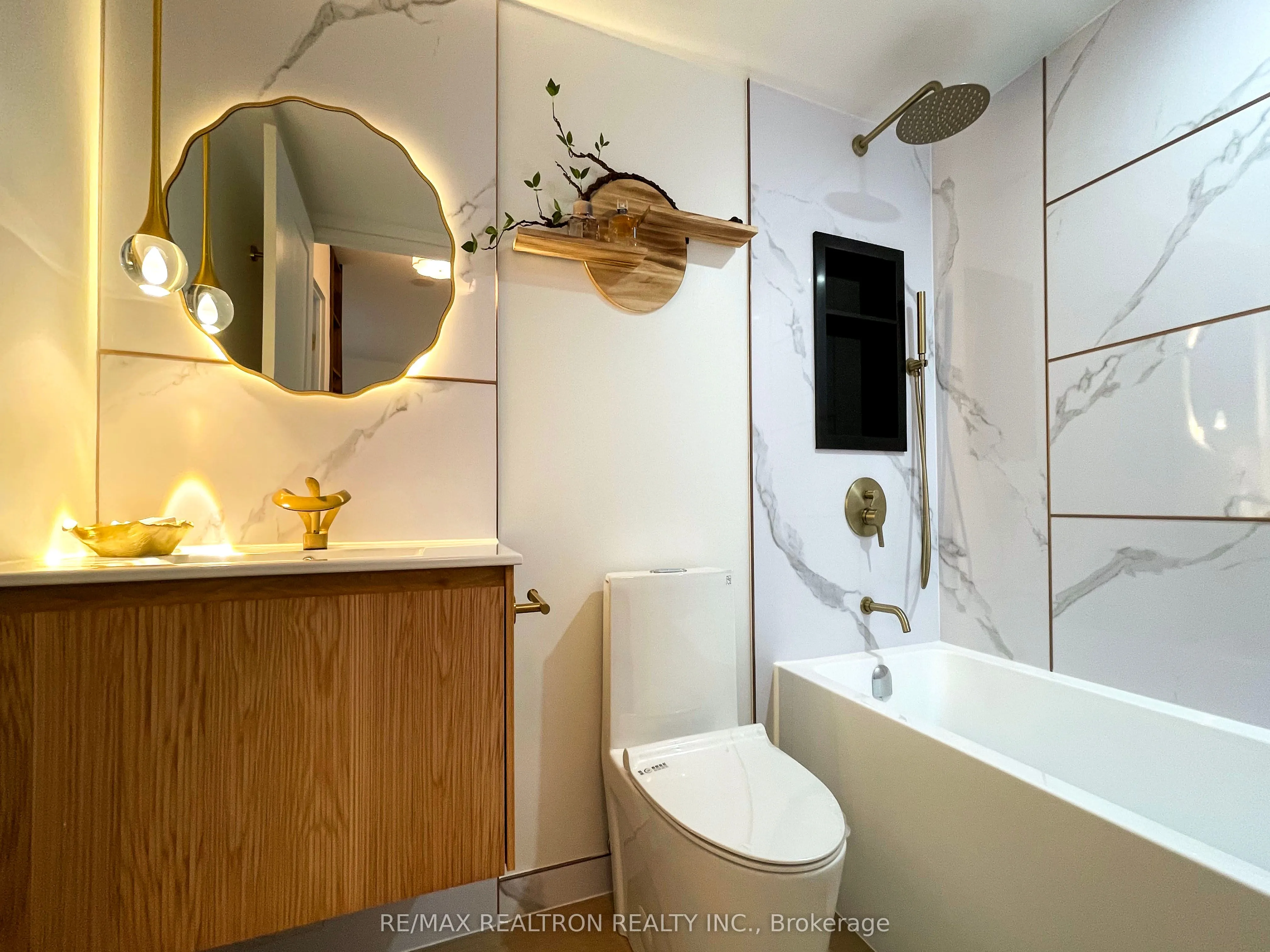 260 Doris Avenue, #907