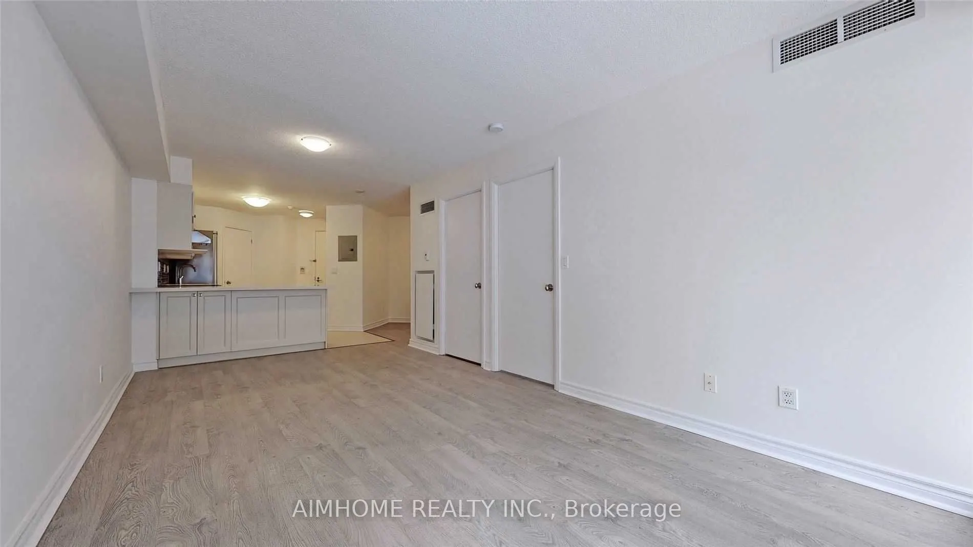 111 Elizabeth Street, #912