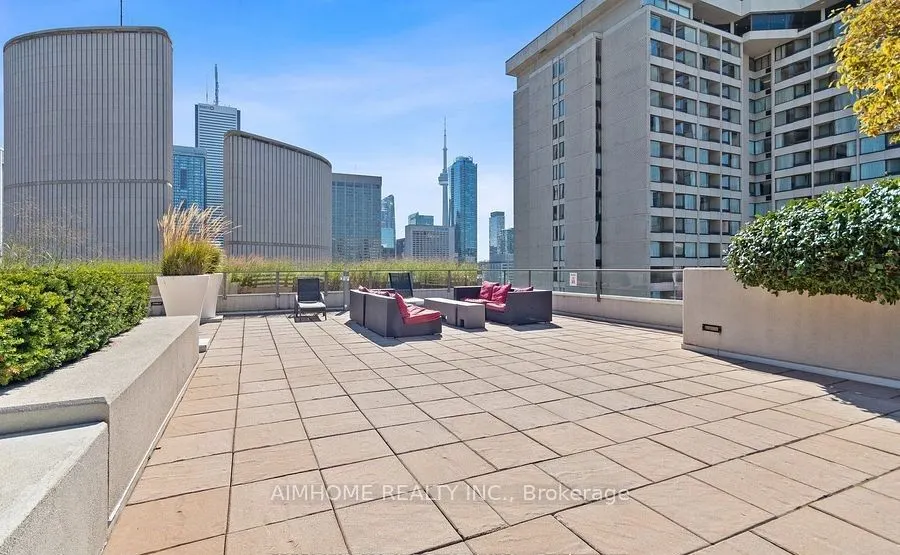 111 Elizabeth Street, #912