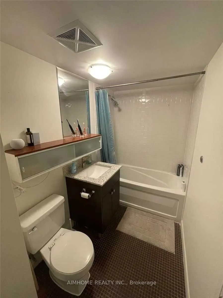 111 Elizabeth Street, #912