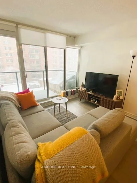 111 Elizabeth Street, #912