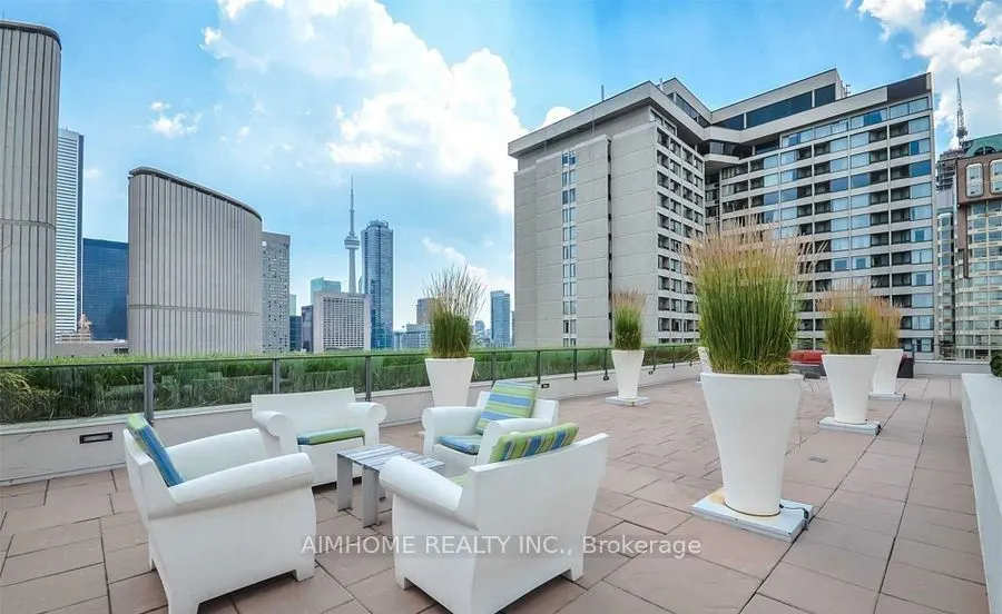 111 Elizabeth Street, #912