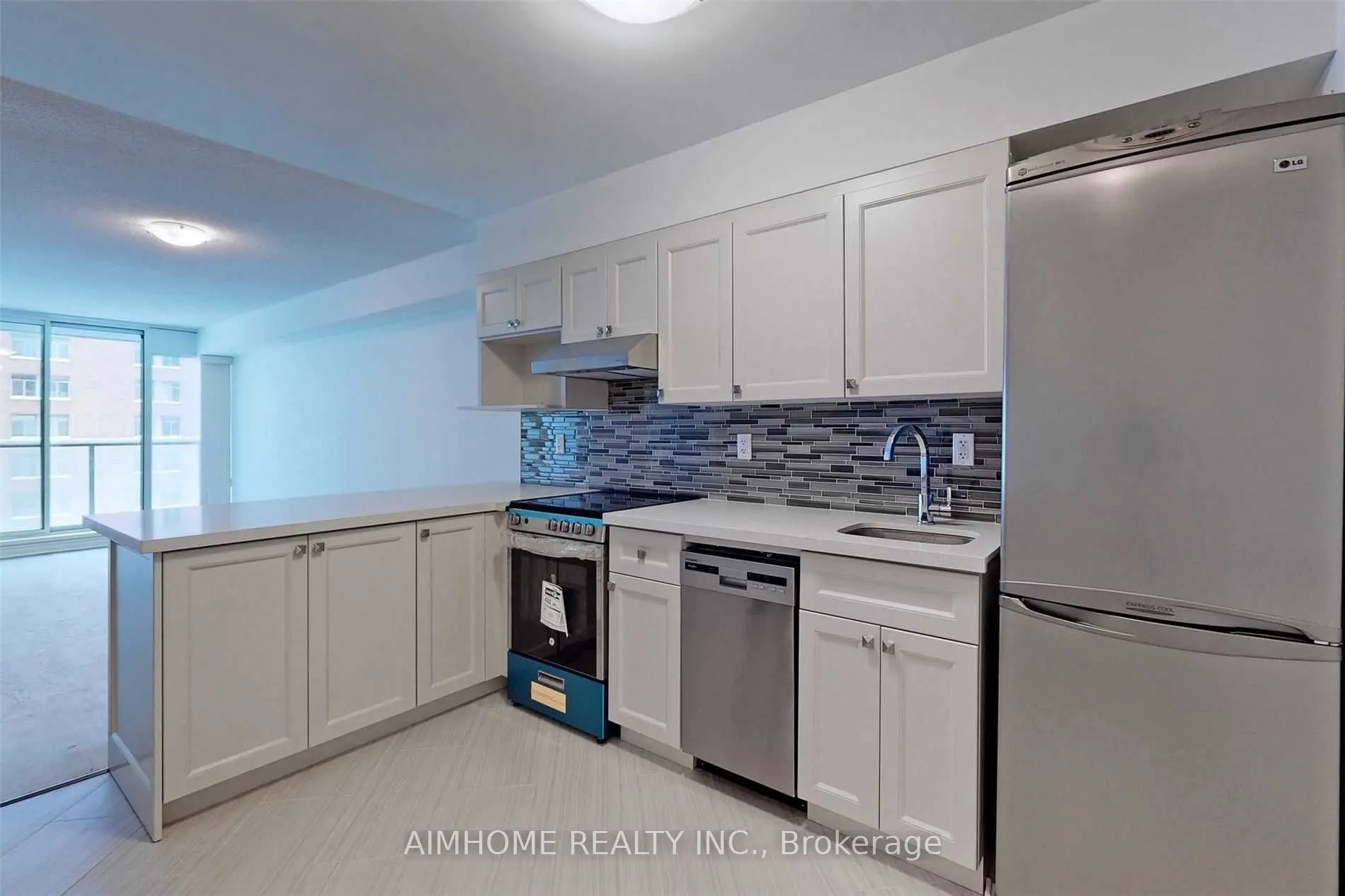 111 Elizabeth Street, #912