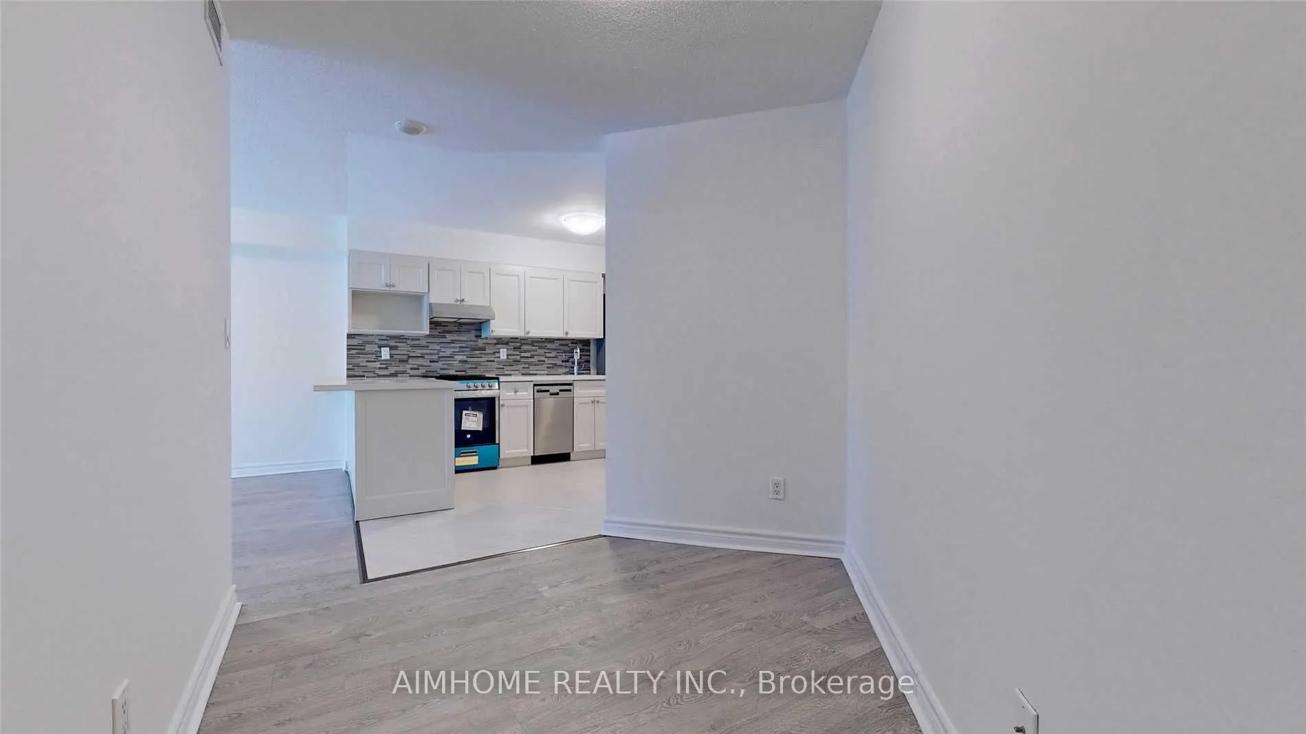 111 Elizabeth Street, #912