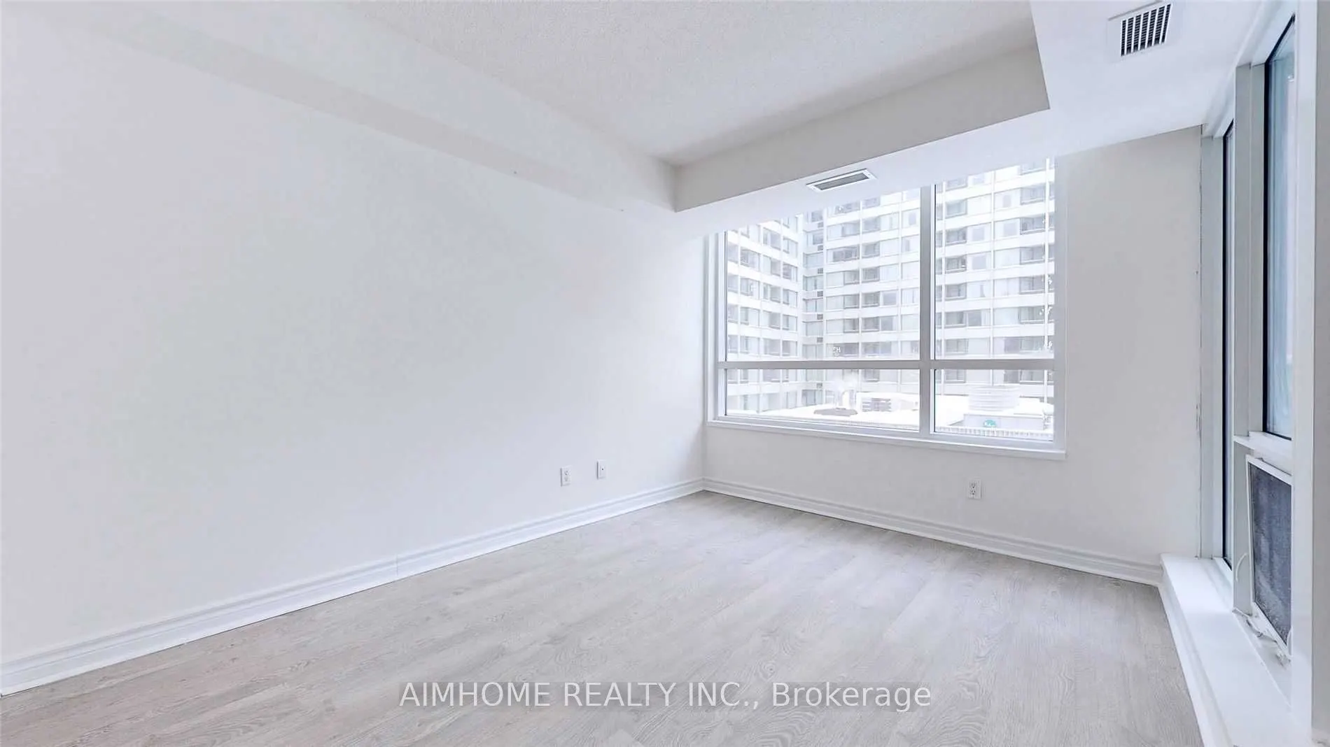111 Elizabeth Street, #912