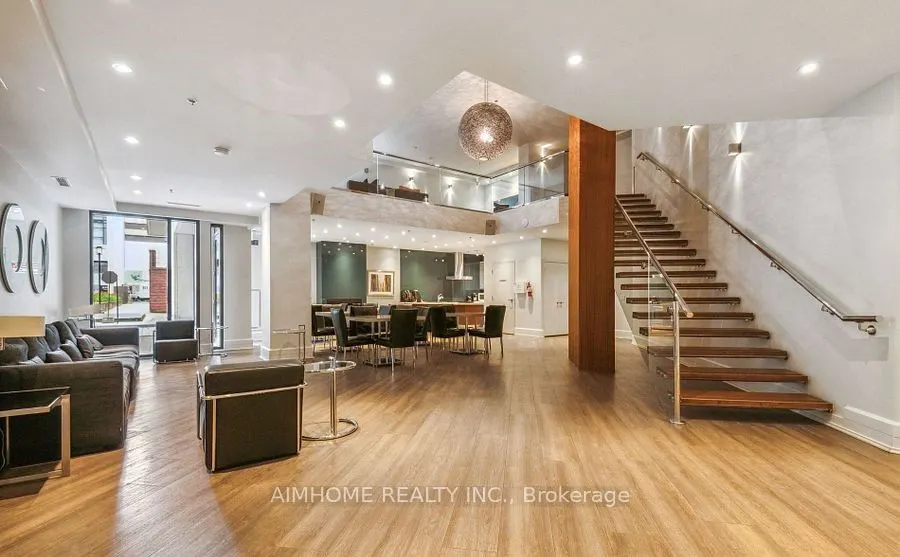 111 Elizabeth Street, #912