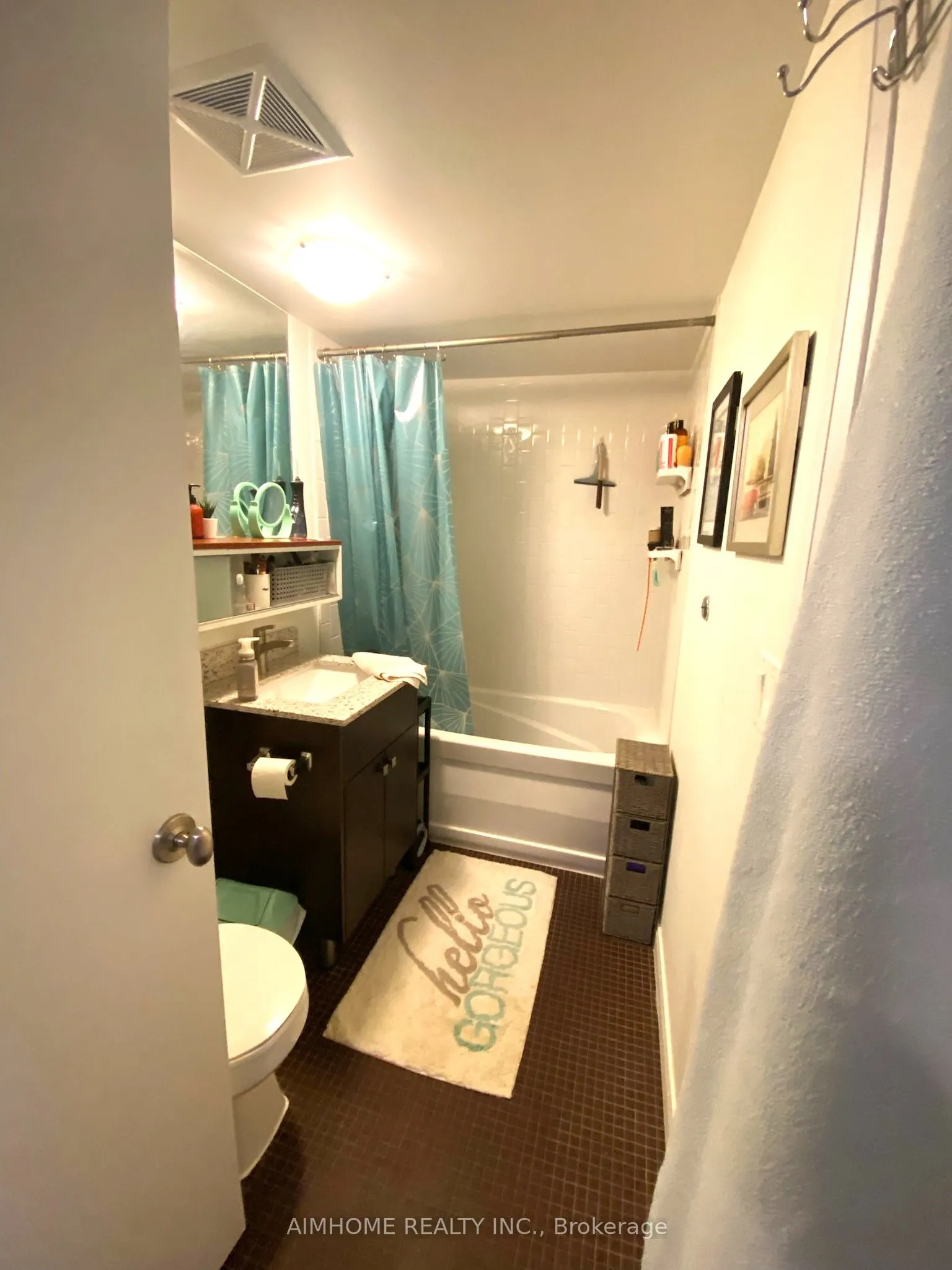111 Elizabeth Street, #912