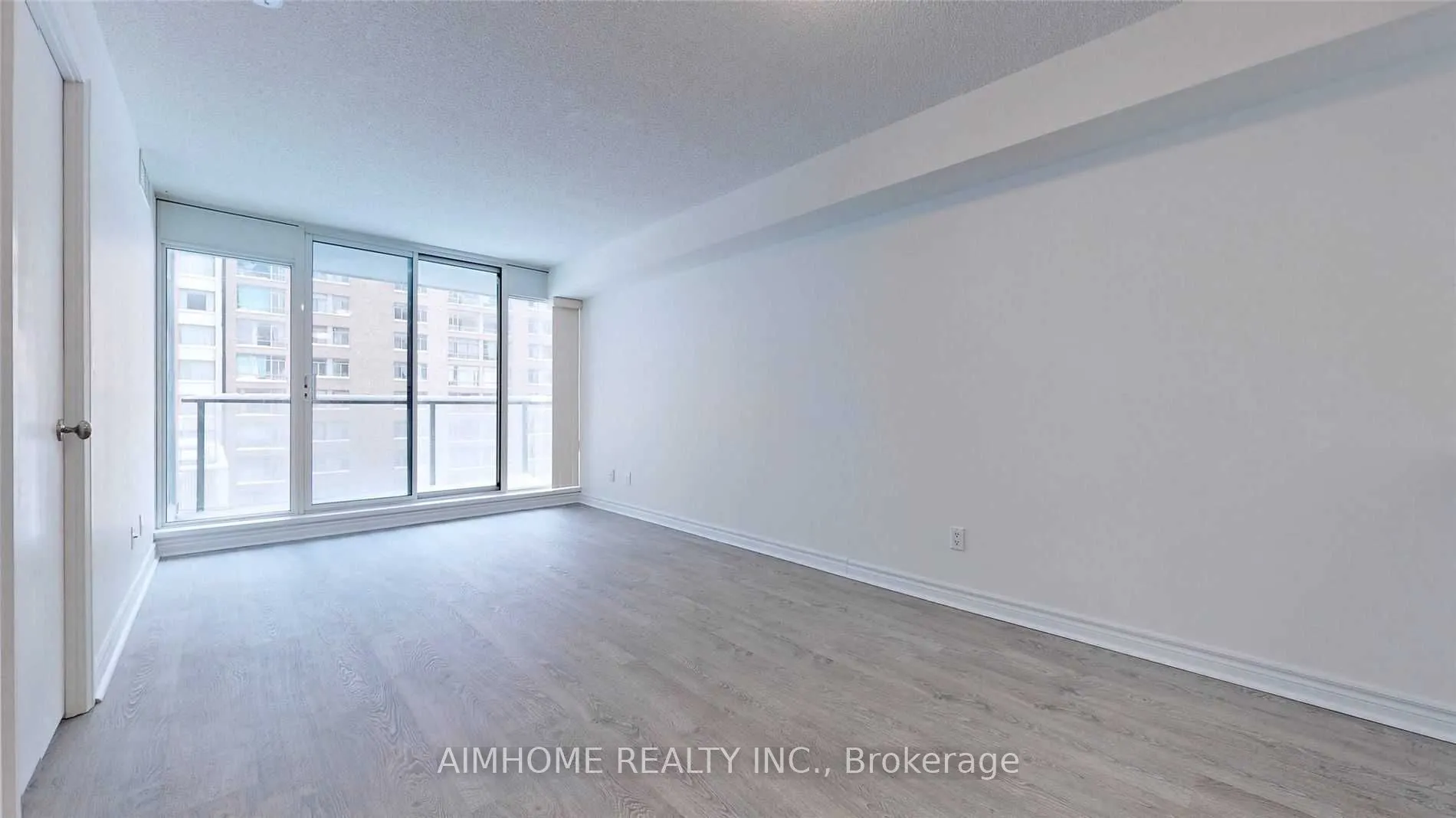 111 Elizabeth Street, #912